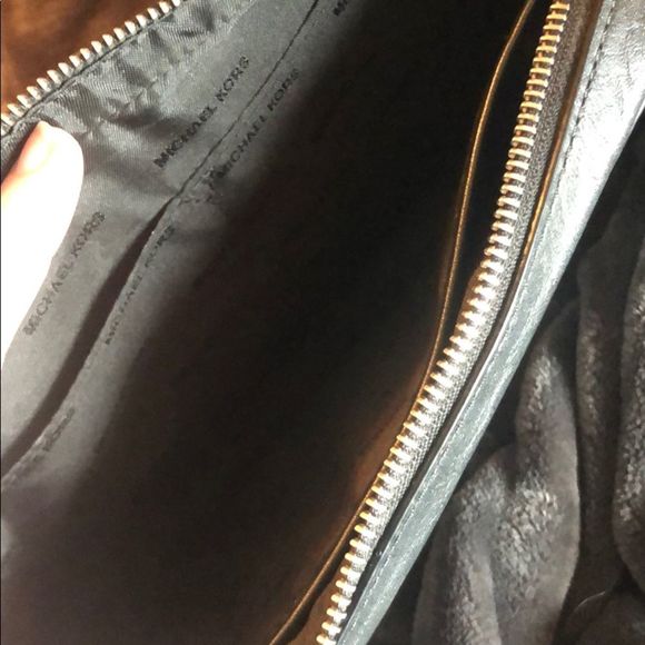 Michael Kors purse - Picture 4 of 4